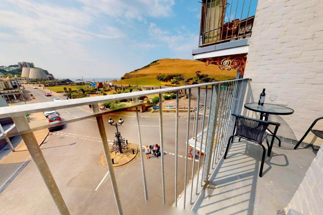 Sea Rock 4 1 Bedroom Holiday home Ilfracombe