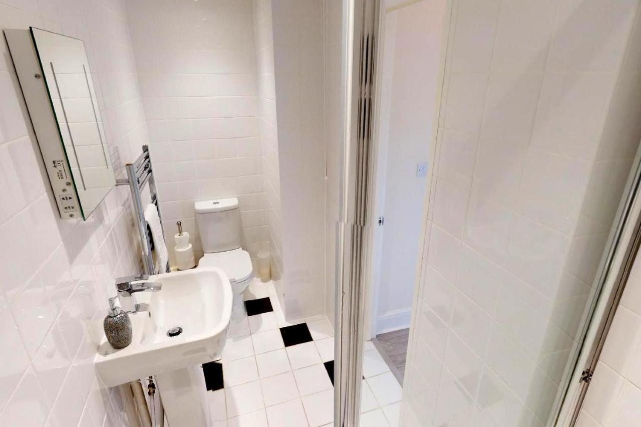 Sea Rock 4 1 Bedroom Holiday home Ilfracombe