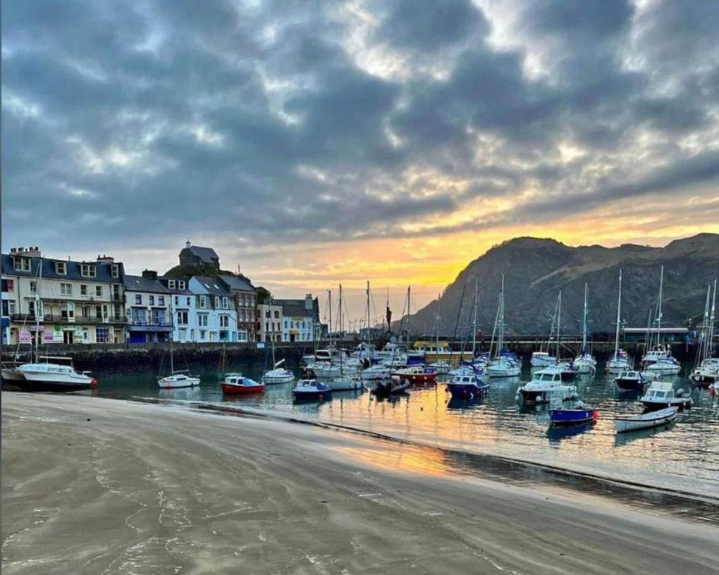 Sea Rock 4 1 Bedroom Holiday home Ilfracombe